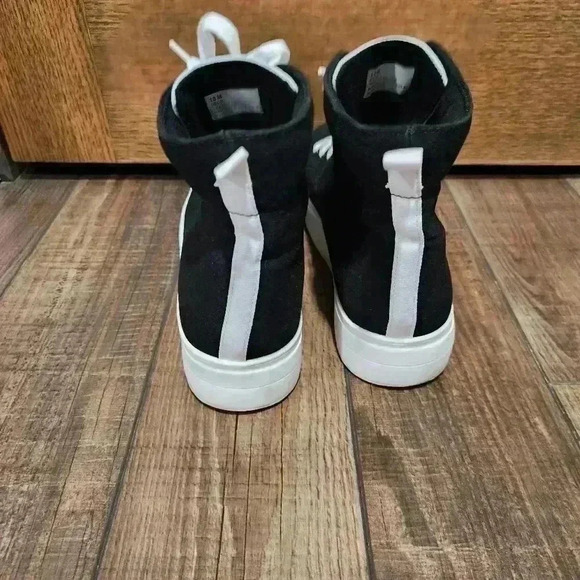 Hurley Women's Hi-top Sneaker Size 10 M Black And White - Picture 2 of 8